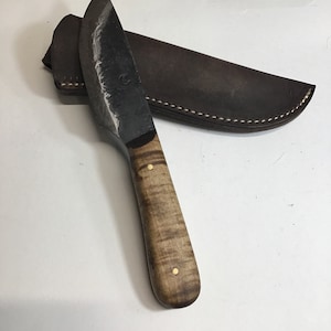 Cuchillo Voyageur de Jeff White con funda de cuero