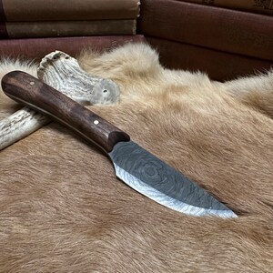 Coltello da campo Bezalel Collective ARTISAN SERIES in noce con occhio di tigre