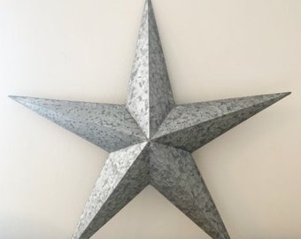 Rustic burgundy metal Tin Barn Star 9 cm