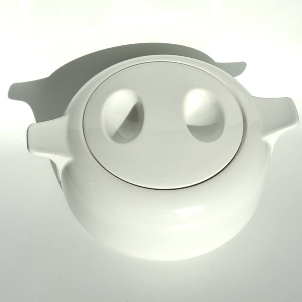 Arzberg Germany Delta white casserole with lid design Hans Theo Baumann award-winning design