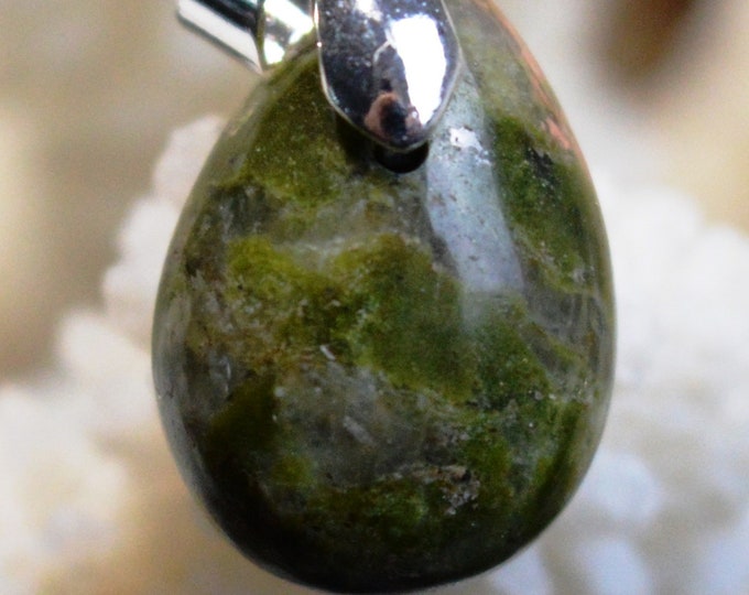 Unakite 6.8 carats - natural stone pendant - Mozambique // Ref G62
