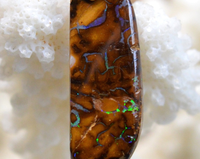 Boulder Opal 13.30 carats - natural stone cabochon pendant - Australia // Ref F82