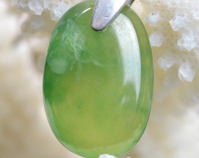 15-carat grossular garnet - cabochon pendant - Afghanistan // Ref 2
