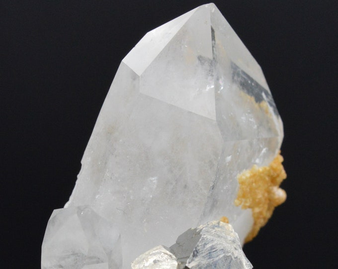 Dolomite pyrite quartz - 86 grams - Hunan, China