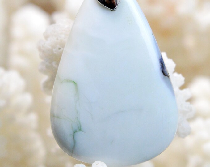 35 carat Owyhee Opal - natural stone cabochon pendant - USA // Ref AU80
