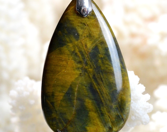 Pietersite var. Nellite - 47 carats - natural stone cabochon pendant - Namibia // BP18