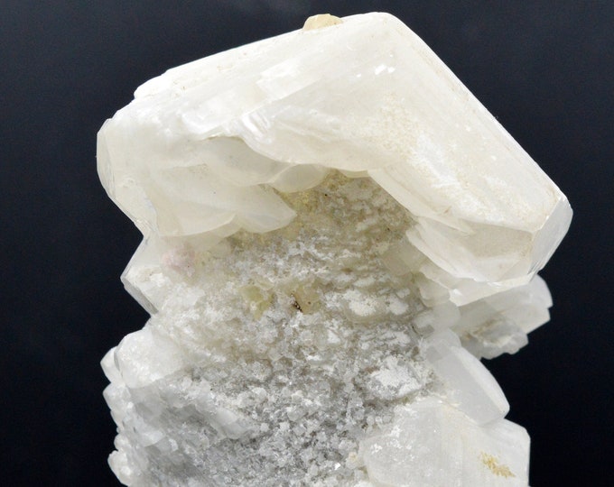 Calcite - 202 grams - Xianghualing Mine, Xianghualing Sn-polymetallic ore field, Linwu Co., Chenzhou, Hunan, China