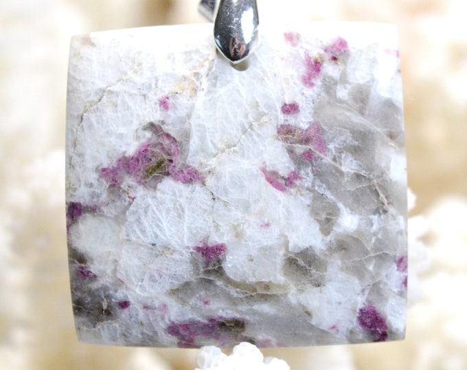 76 carat pink tourmaline quartz - natural stone cabochon pendant - Madagascar // Ref AM85