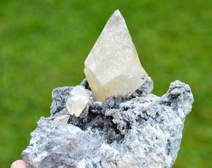 Calcite 630 grams - Joplin Field, Tri-State District, Jasper Co., Missouri, USA