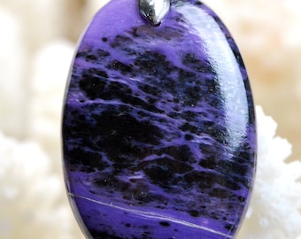 Charoite 45 carats Russie Ref AU16 pendentif cabochon pierre naturelle