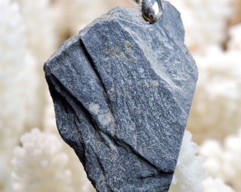 84 carat blue slate - natural stone pendant - Nozay, France // CN5