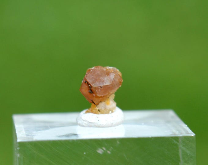 Bastnäsite 0.18 grams - Trimouns Talc Mine, Luzenac, Foix, Ariège, Occitanie, France