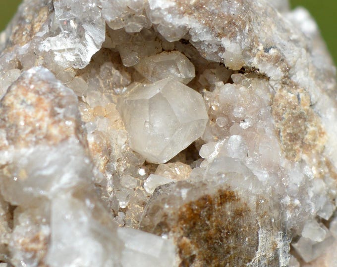 Calcite 74 grams - L'Argentolle, Saint-Prix, Autun, Saône-et-Loire, Burgundy-Franche-Comté, France