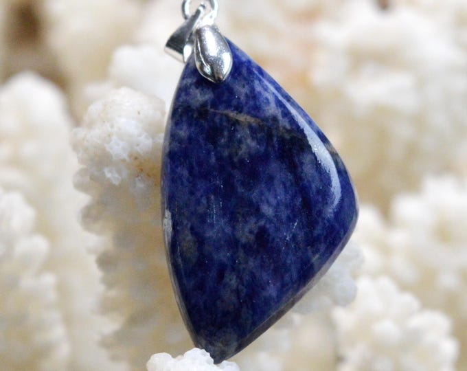 Sodalite 27 carats - natural stone cabochon pendant - Brazil / FS24