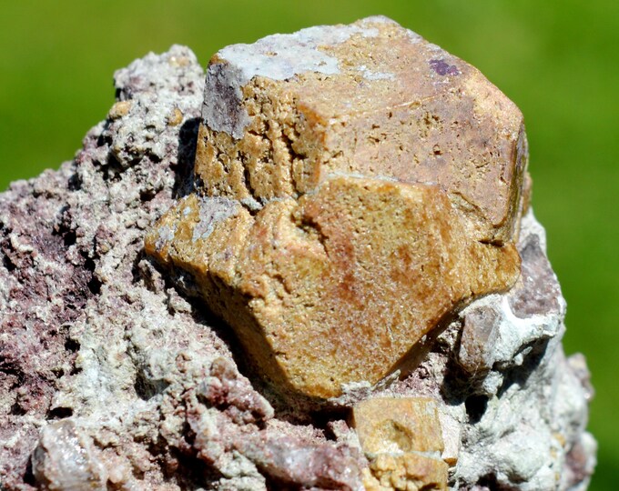 Grossular Garnet 256 grams - Sibinndi, Diakon, Arrondissement of Diakon, Bafoulabé Cercle, Kayes Region, Mali