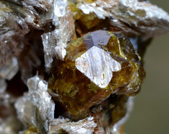 Grossular Garnet & Chlorochlore 34 grams - Sandaré, Sandaré Commune, Nioro du Sahel Circle, Kayes Region, Mali