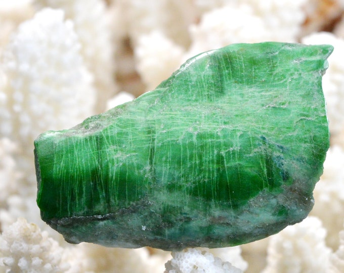 Slice - Jade Omphacite var. omphacite chrome 35 grams - Pellice Valley, Metropolitan City of Turin, Piedmont, Italy