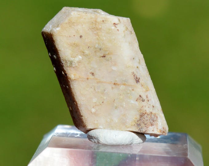 Orthoclase 5.6 grams - Four-la-Brouque ravine, Saint-Babel, Issoire, Puy-de-Dôme, Auvergne-Rhône-Alpes, France