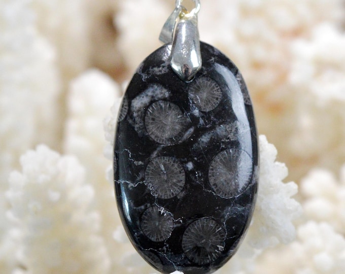 34-carat fossil coral - natural stone cabochon pendant - Indonesia /GC10