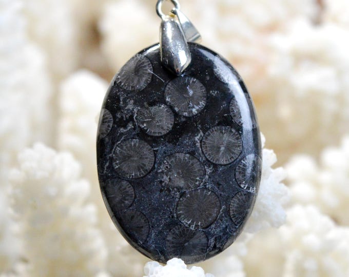35 carat fossil coral - natural stone cabochon pendant - Indonesia /FP96