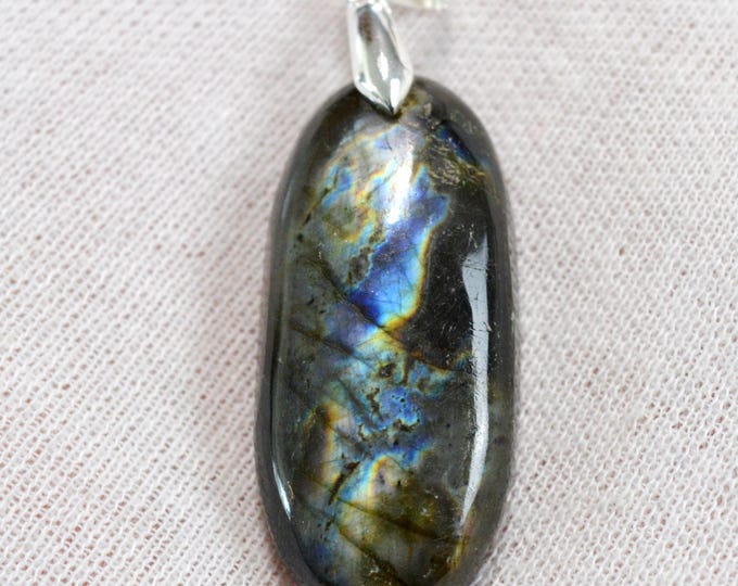 62-carat Labradorite - natural stone cabochon pendant - Madagascar / GC56