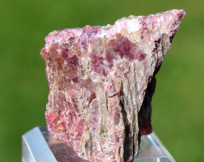 Pyroxmangite 30 grams - Morro da Mina mine, Conselheiro Lafaiete, Minas Gerais, Brazil