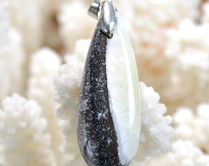 36-carat calcite - natural stone cabochon pendant - Mexico / GA92