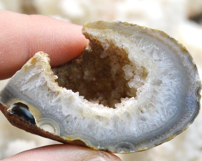 Quartz & Chalcedony Agate "Geodinhos" 44 grams - Barros Cassal, Rio Grande do Sul, Brazil