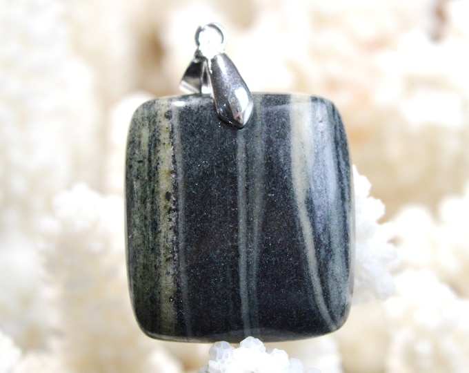 57 carat Jasper - natural stone cabochon pendant - Africa // CX68