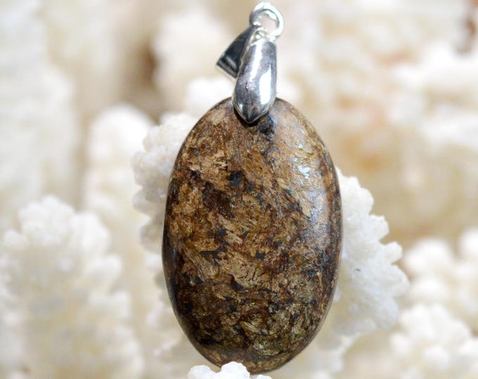 Bronzite 31 carat - natural stone cabochon pendant - USA / FQ89