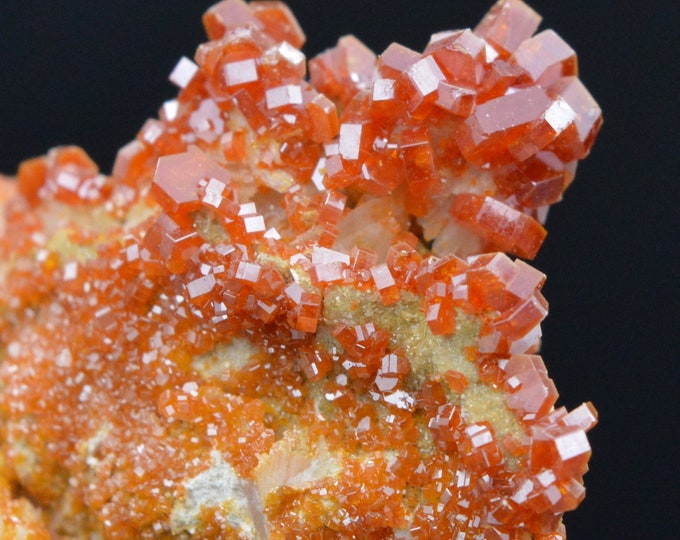 VANADINITE 29 grams - VANADINITE - lustrous crystals on matrix - MOROCCO