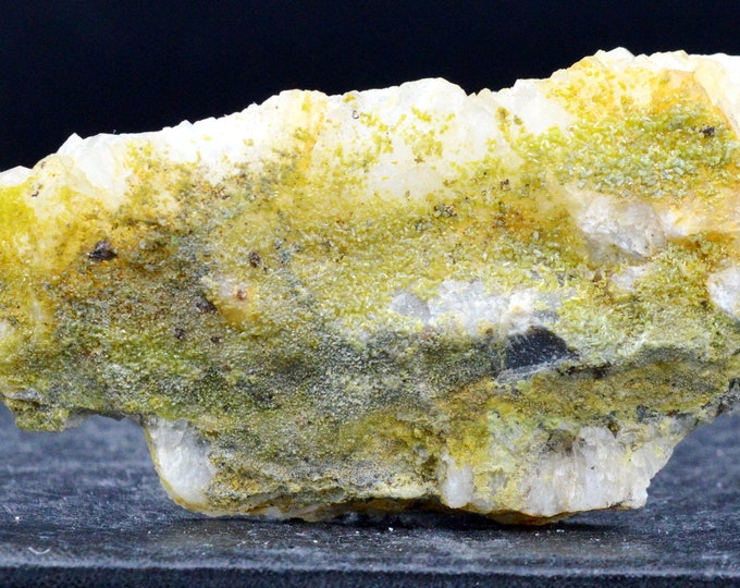 Pyromorphite & Quartz - 37 grams - Emilie II Mine, Altweilnau, Weilrod, Hochtaunuskreis, Darmstadt, Hesse, Germany