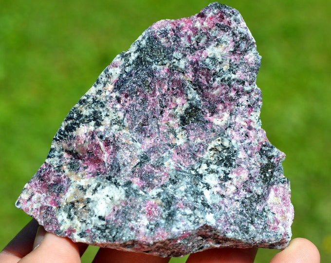 Eudialyte 212 grams - Norra Kärr, Gränna, Jönköping, Jönköping County, Sweden