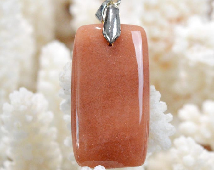 42-carat red aventurine - natural stone cabochon pendant - Canada / GC20