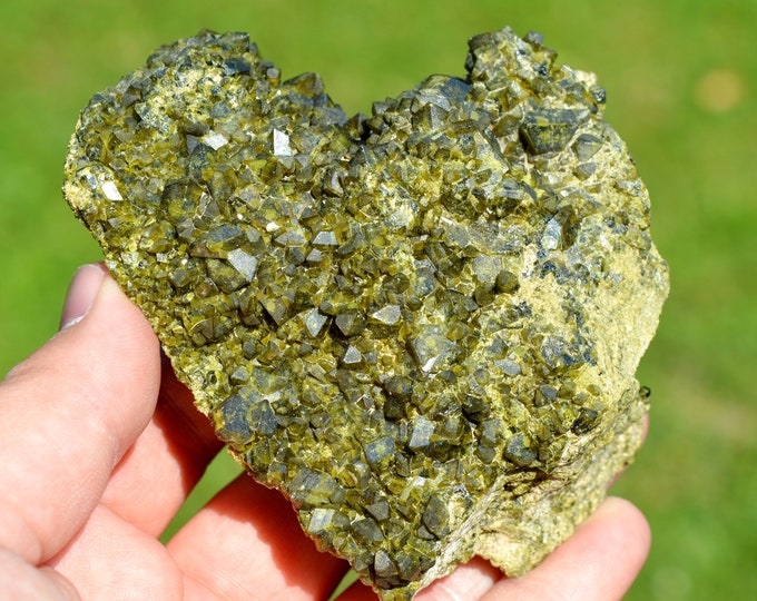 Vesuvianite 422 grams - Bellecombe, Châtillon, Aosta Valley, Italy