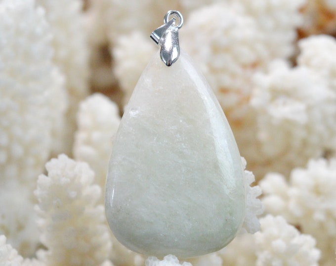 58 carat Beryl - natural stone cabochon pendant - Brazil / FJ41