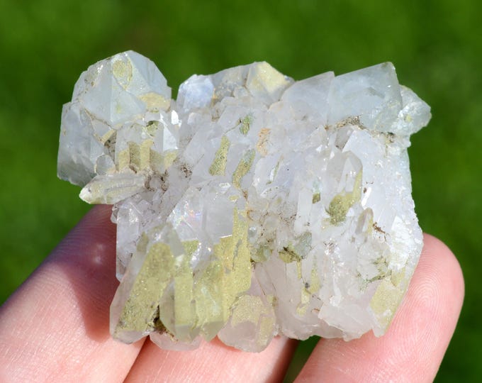 Quartz & Epidote 69 grams - Saint-Véran, Briançon, Hautes-Alpes, Provence-Alpes-Côte d'Azur, France