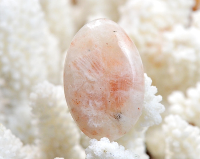 43 carat sunstone - natural stone cabochon - India / EE93