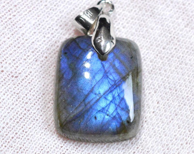 27-carat Labradorite - natural stone cabochon pendant - Madagascar / GA41