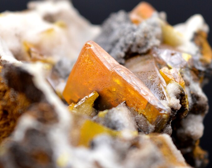 Wulfenite 135 grams - Erupción Mine, Los Lamentos Mountains, Municipio de Ahumada, Chihuahua, Mexico