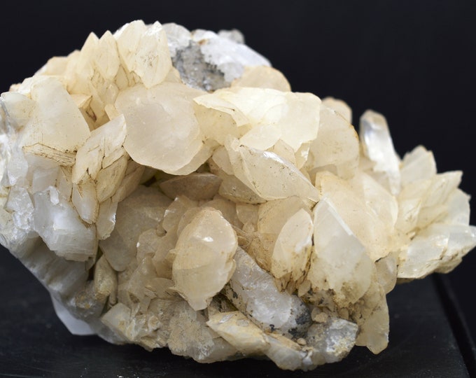 Calcite & quartz - 757 grams - Maurienne Valley, Savoie, France