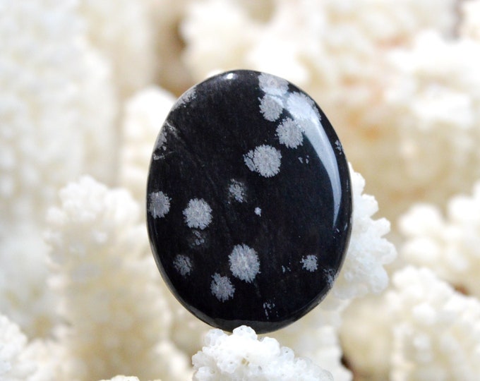 30 carat Flake Obsidian - natural stone cabochon - USA / EM6