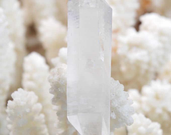 Bi-terminated quartz 13 grams - Itremo, Ambatofinandrahana, Amoron'i Mania, Madagascar