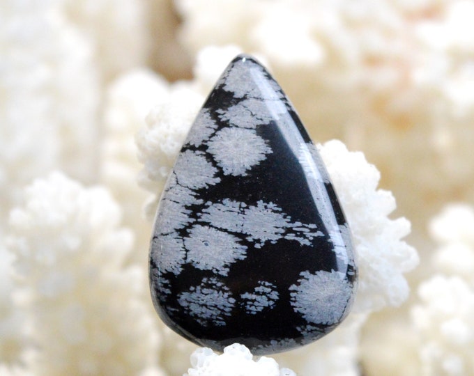 21 carat Snowflake Obsidian - natural stone cabochon - USA / EL94