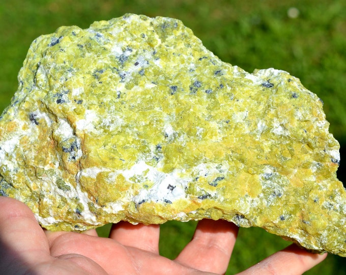 Lizardite 1235 grams - Dypingdal serpentine-magnesite deposit, Snarum, Modum, Viken, Norway