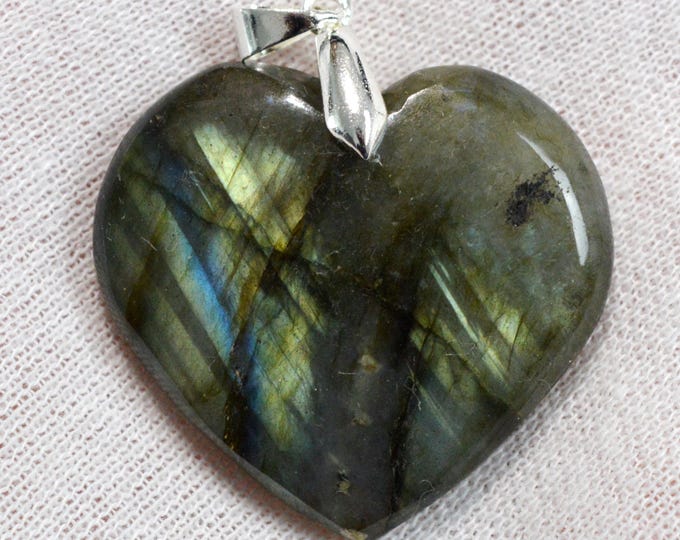 Labradorite 86 carats - pendentif cabochon pierre naturelle - Madagascar / FV75