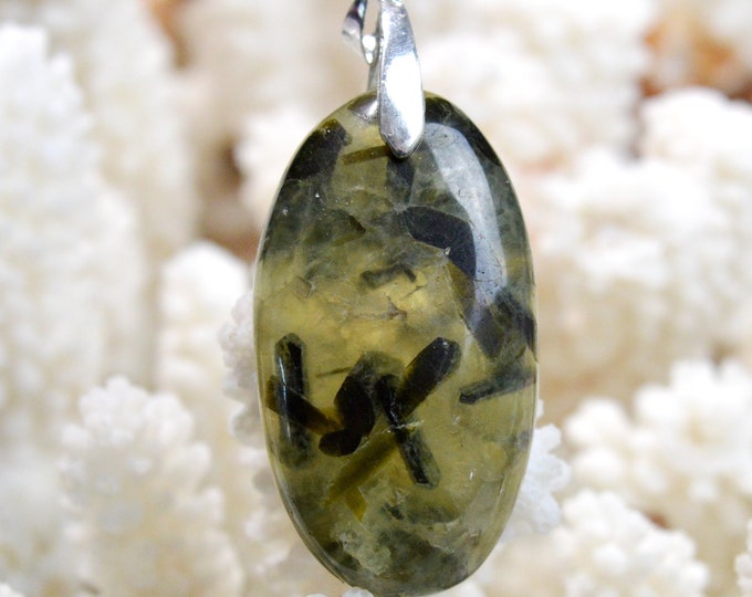 Prehnite epidote 97 carats - natural stone cabochon pendant - Mali // DA25