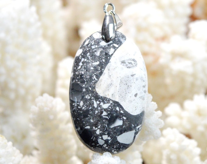 62 carat Maligano Jasper - natural stone cabochon pendant - Indonesia / FD8