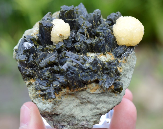 Stellerite & Epidote 257 grams - Bafoulabé Circle, Kayes Region, Mali