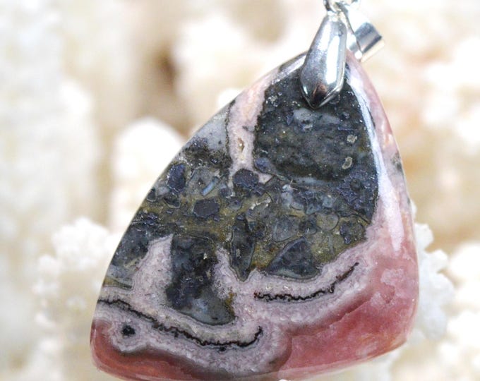 74-carat Rhodochrosite - natural stone cabochon pendant - Argentina / FZ73